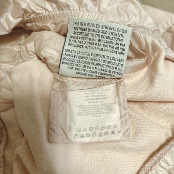 Moncler pinkish long sleeve with dawn fill in the middle front panel. Size 10 - Picture 6 of 6